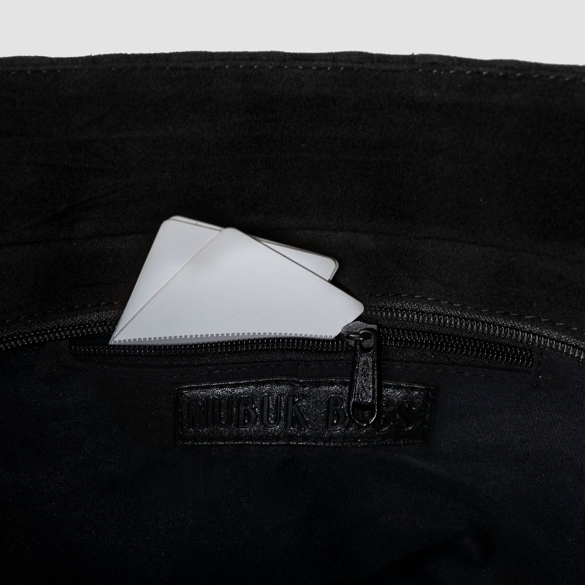 Luma Black Zipper [NEW]