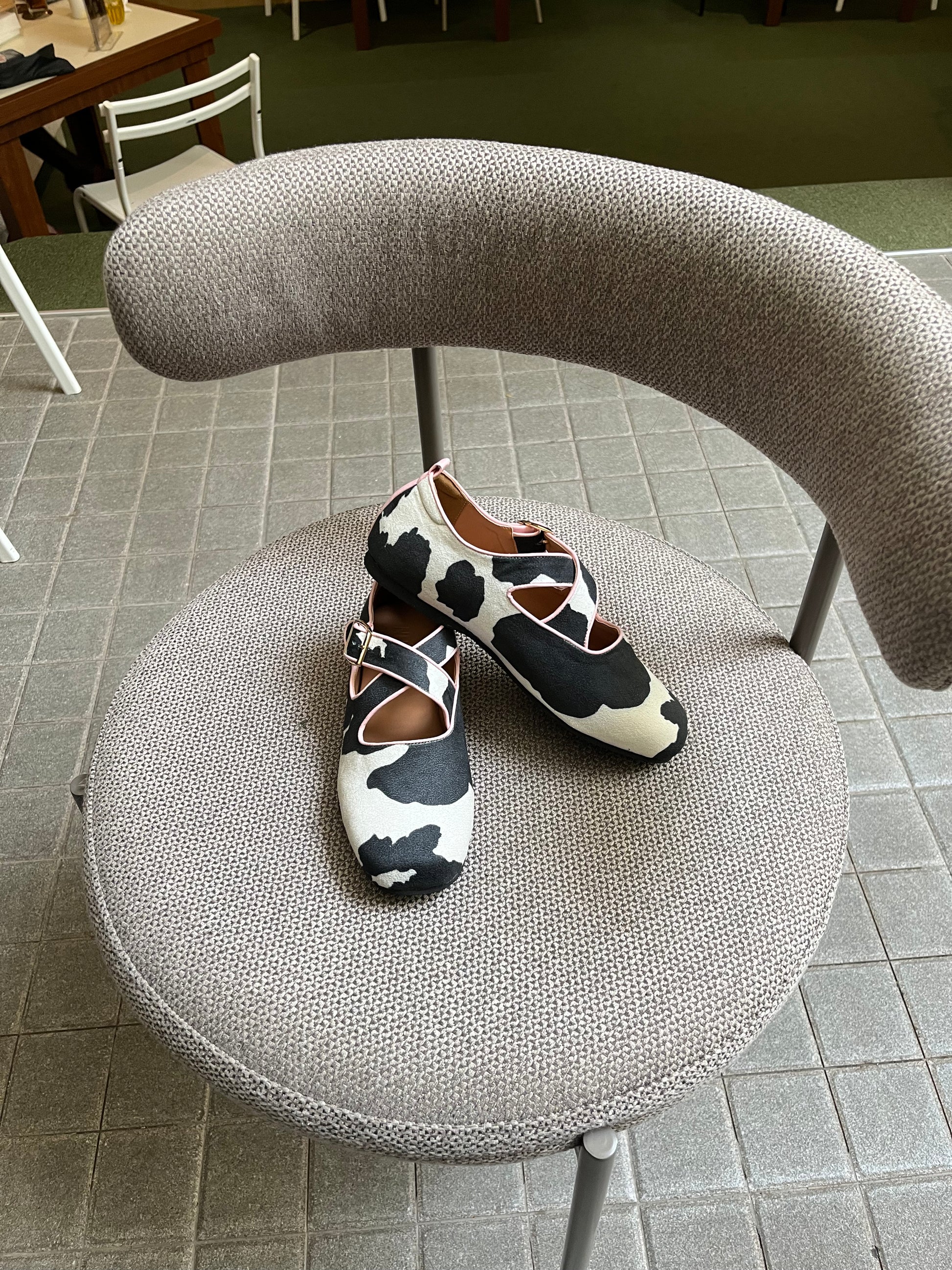 Momo Shoes Black White [NEW]