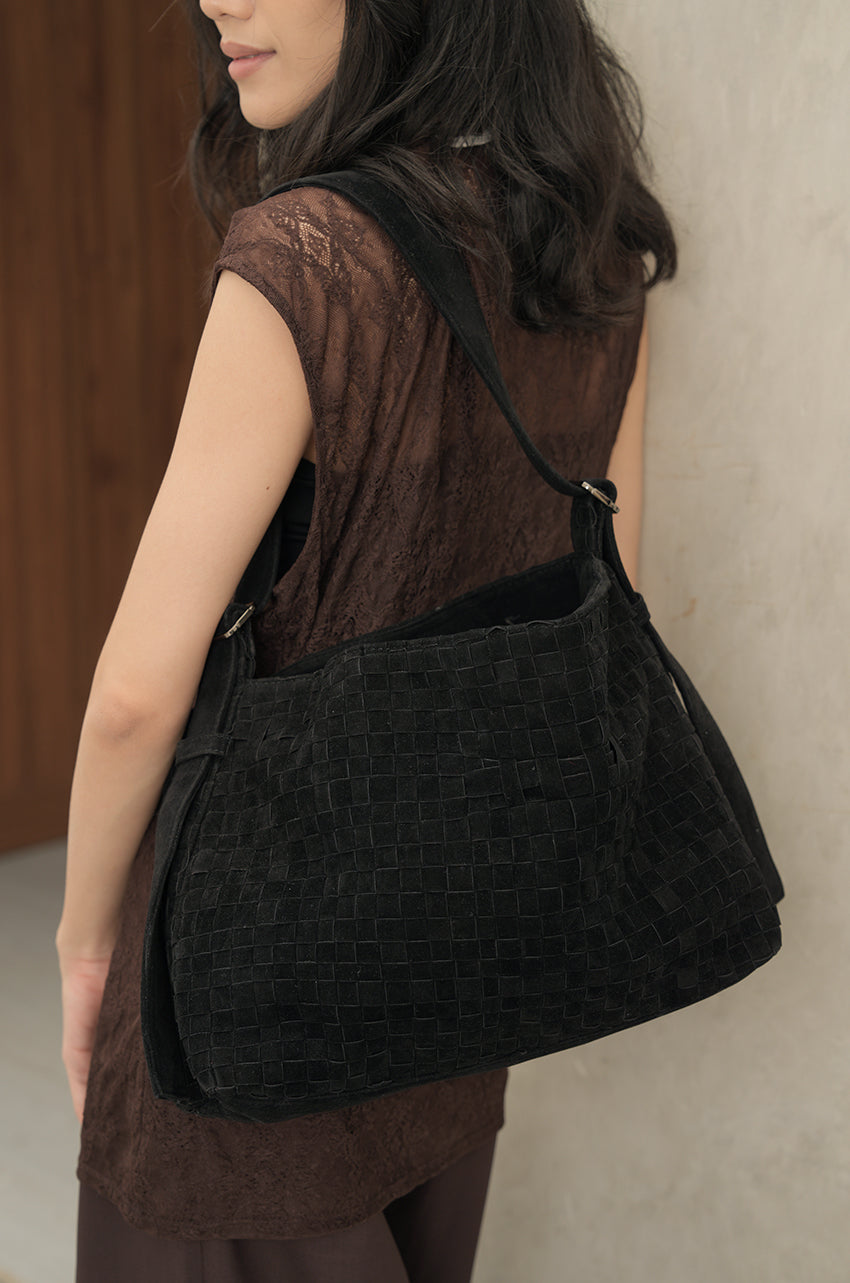 Luma Black [PRE-ORDER 10 DAYS]