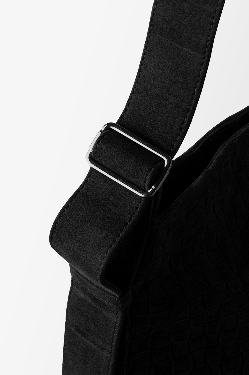 Luma Black [PRE-ORDER 10 DAYS]