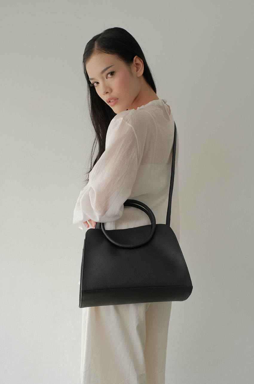 Soi Black - Medium